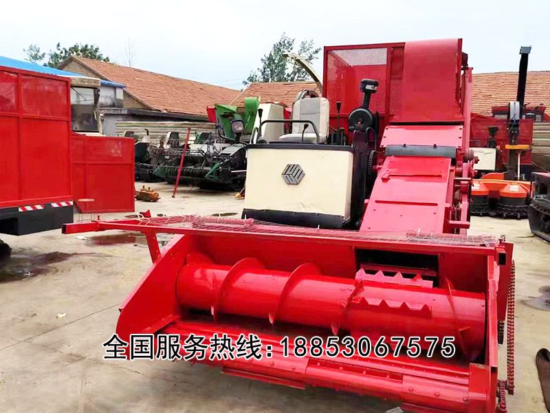 履帶自走式青儲機